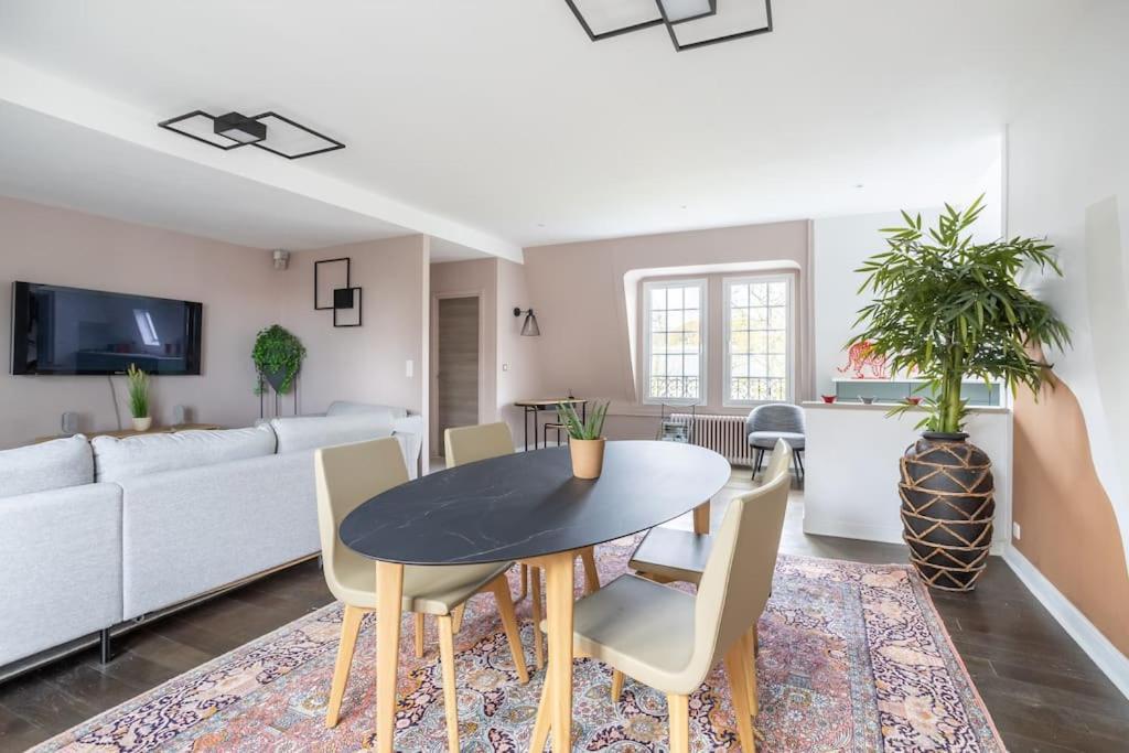 Appartement De 100M2 Dans Un Parc A 20 Mn Du Centre De Paris Garches المظهر الخارجي الصورة