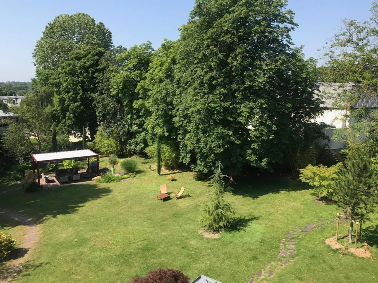 Appartement De 100M2 Dans Un Parc A 20 Mn Du Centre De Paris Garches المظهر الخارجي الصورة