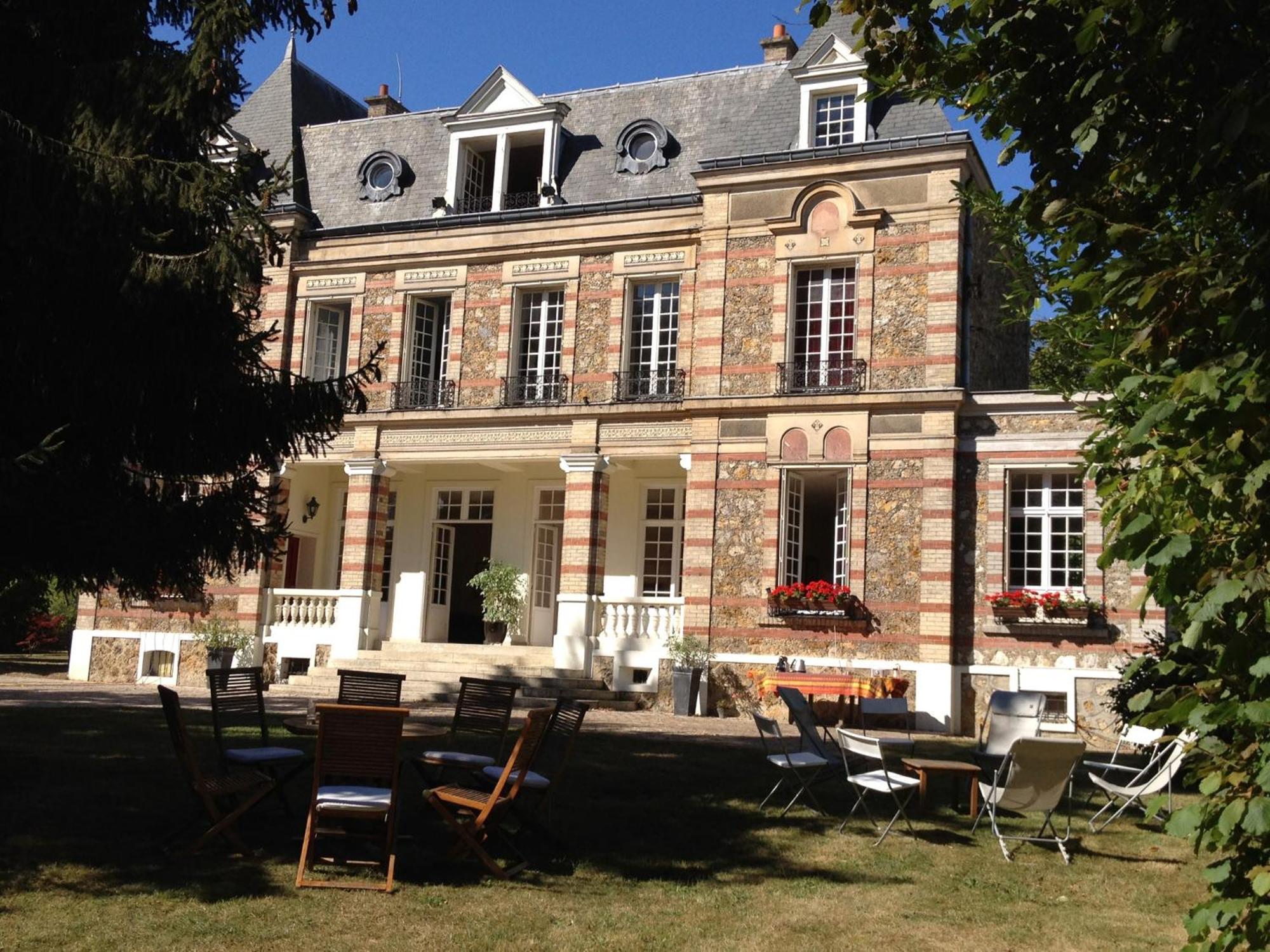 Appartement De 100M2 Dans Un Parc A 20 Mn Du Centre De Paris Garches المظهر الخارجي الصورة
